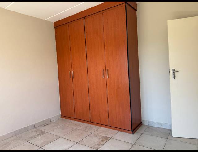 2 BEDROOM APARTMENT FOR SALE IN WATERVAL EAST